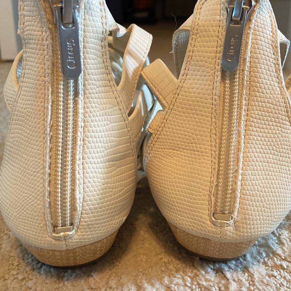 EUC Circus cream colored gladiator faux leather sandal - Picture 4 of 7